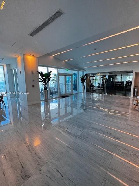 Building Photo - 700 NE 25th St