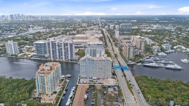 Building Photo - 2800 E Sunrise Blvd