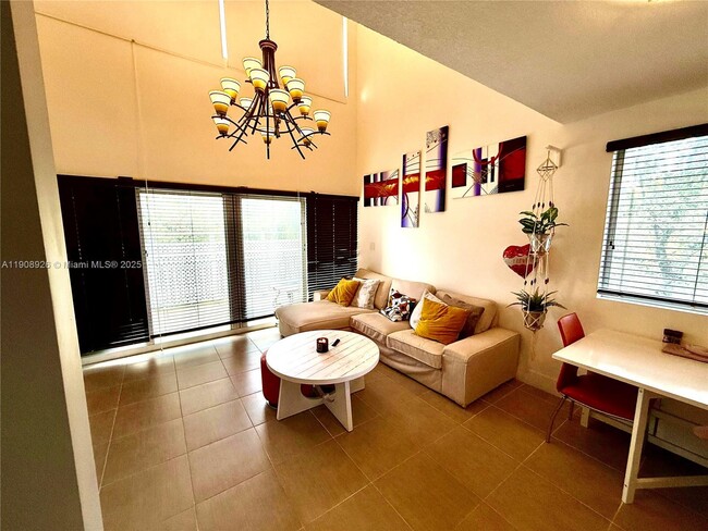 Building Photo - 498 SW 2nd St