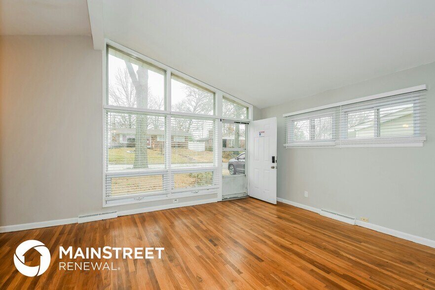 Building Photo - 600 Acorn Dr