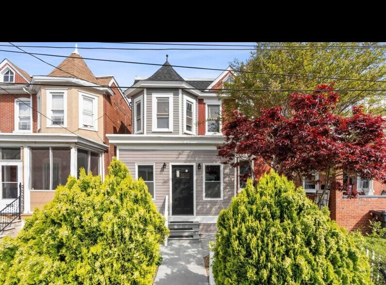 Building Photo - 2305 N Monroe St