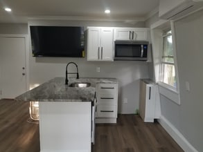 Building Photo - 0 Warren St