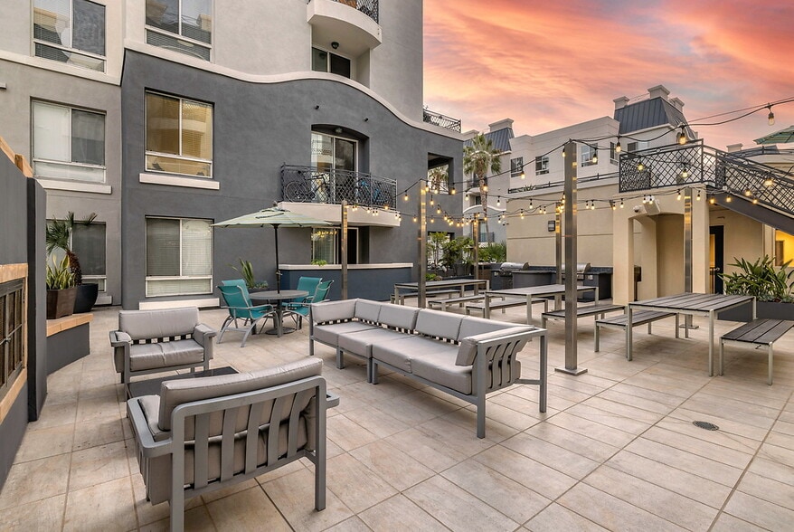 Building Photo - AQUA Marina del Rey