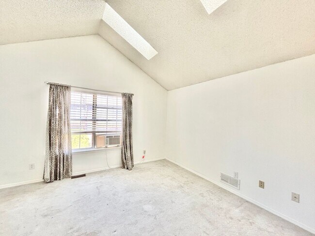 Building Photo - 17315 E Rice Cir