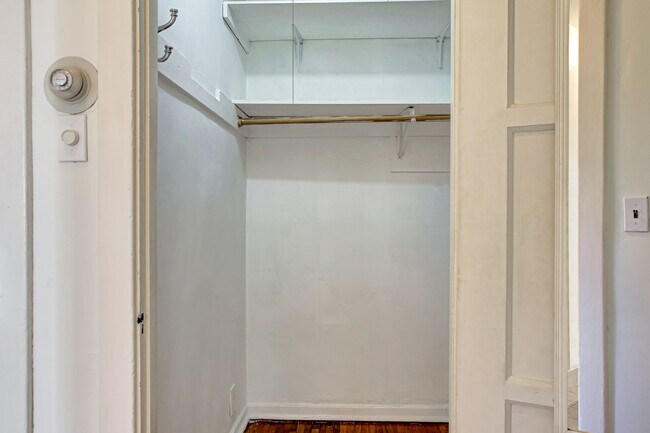 Closet 2 - 801 N June St