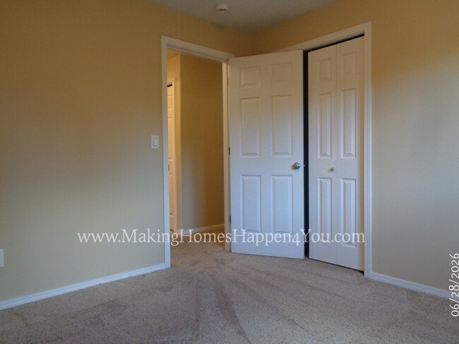 Building Photo - 260 SW Oregon Trail Dr
