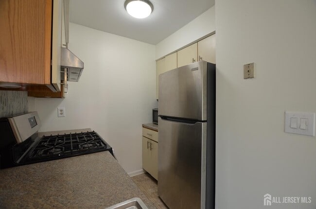 Building Photo - 14 Lear Ct