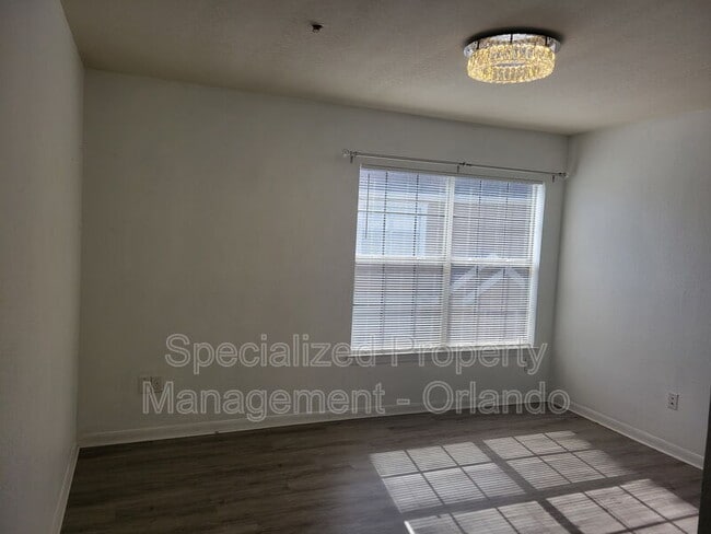 Building Photo - 9077 Lee Vista Blvd