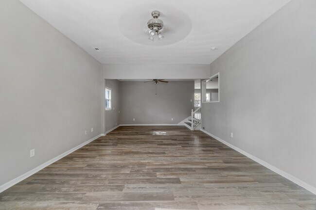 Building Photo - 328 Crisfield Rd
