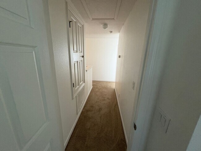 Building Photo - LARGE// Brand New 4/3.5 Bedroom Home in Br...