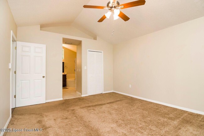 Building Photo - 2091 Lionel Dr