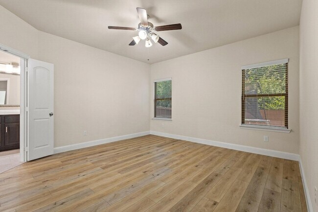 Building Photo - 7822 Cottonwood Dr