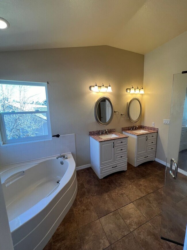 Building Photo - SPARKS VISTAS - BEASLEY / SKY RANCH / REED