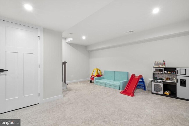 Building Photo - 1713 Aurora Way
