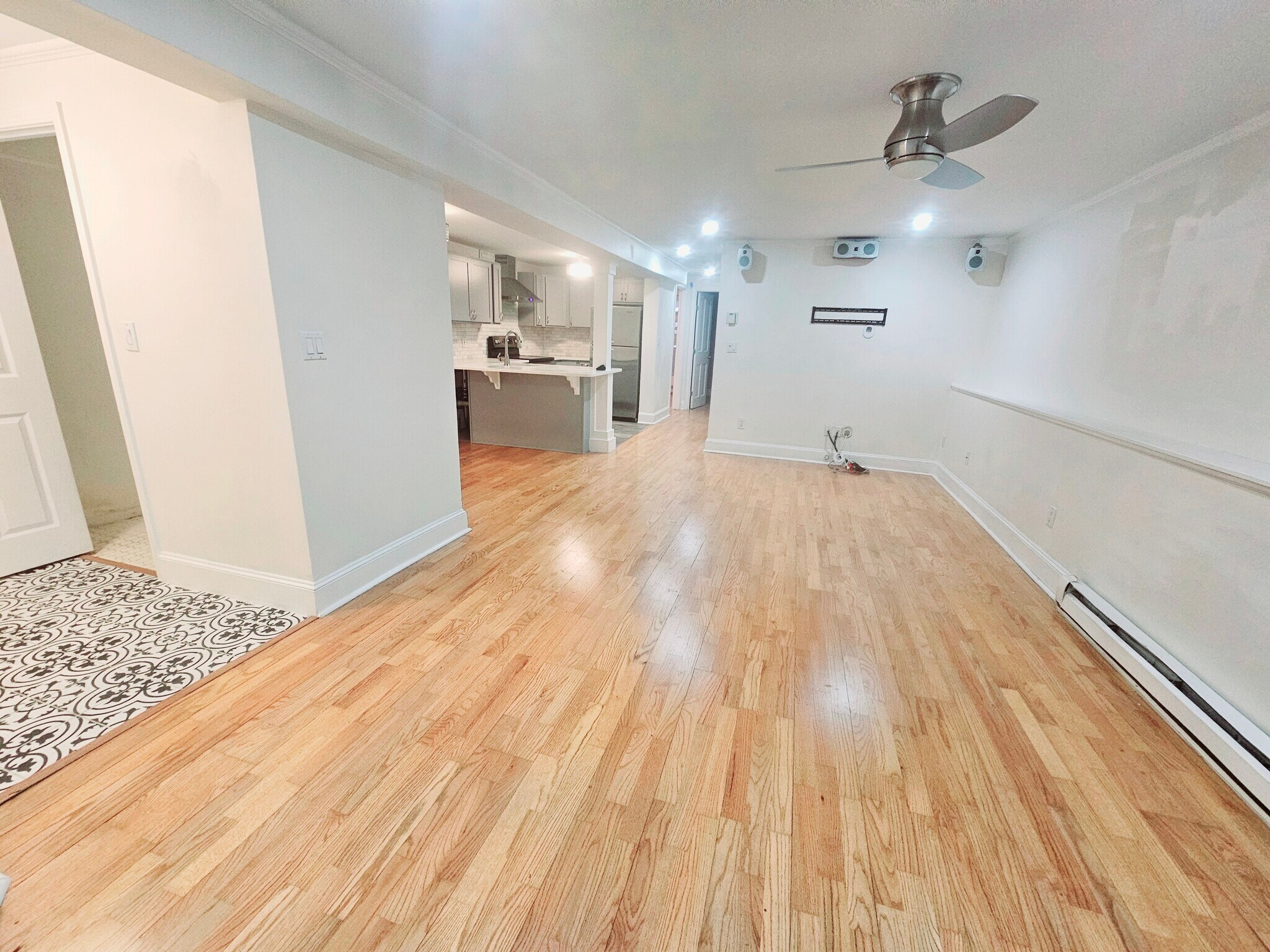 Building Photo - 519 Columbus Ave