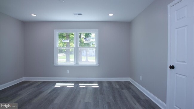 Building Photo - 2608 Holly Dr