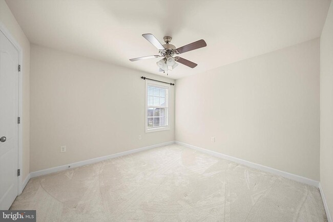 Building Photo - 16421 Regatta Ln