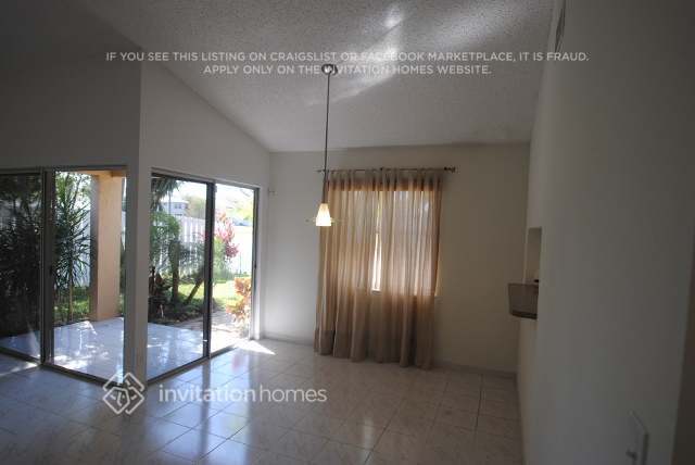 Building Photo - 889 NW 97th Ave