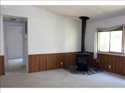 Building Photo - Out Cleveland Hills - Country living in Melrose