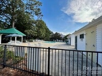 Building Photo - 8433 Southgate Commons Dr