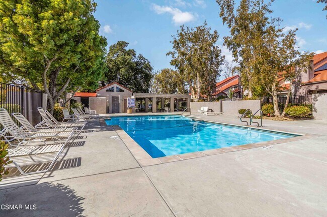 Building Photo - 646 Via Colinas