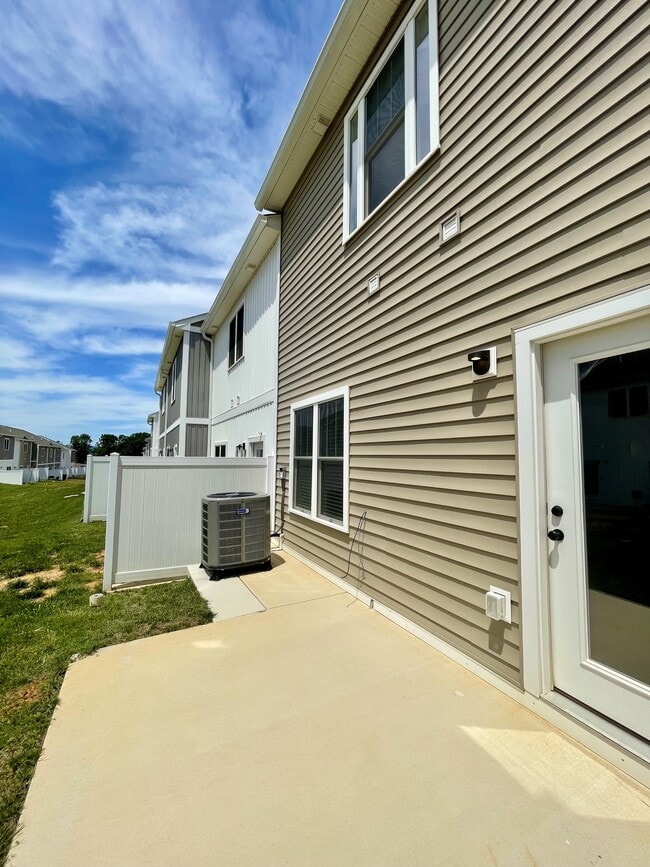 Building Photo - 556 Leesville Rd