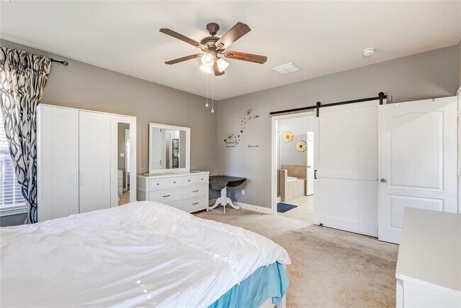 Building Photo - 2500 Charolais Ct