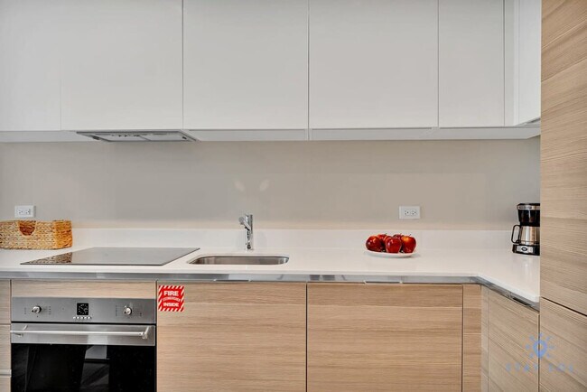 Building Photo - 777 N Ocean Dr