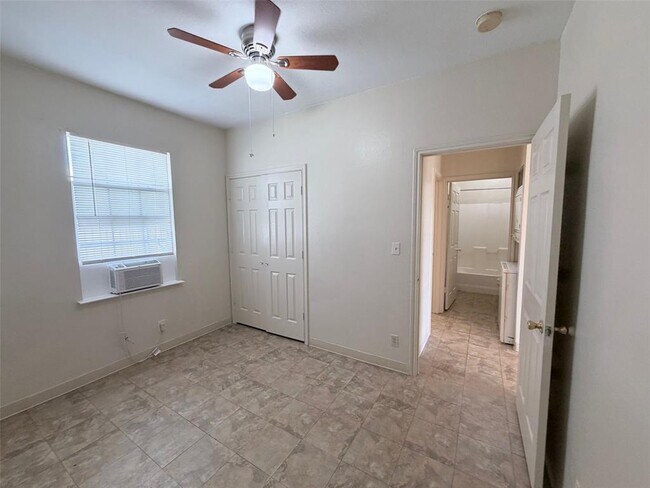 Building Photo - 251 Zimmerman Ave