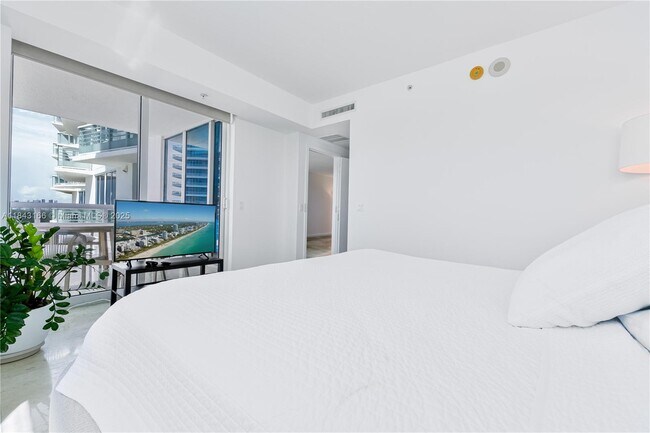 Building Photo - 3801 Collins Ave