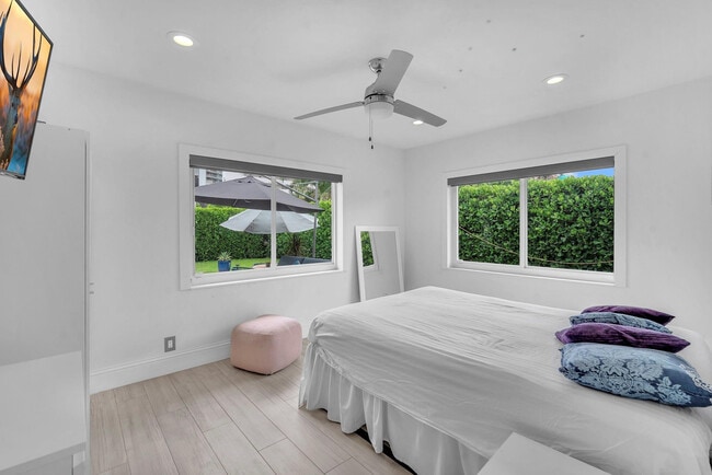 Building Photo - 2212 NE 32nd Ave