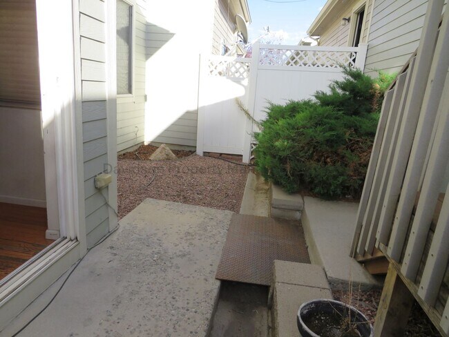 Building Photo - Great 3-Bedroom Townhouse in Southeast Colorado Springs