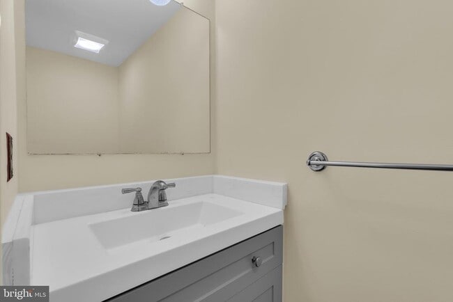 Building Photo - 7428 Fountain Head Dr
