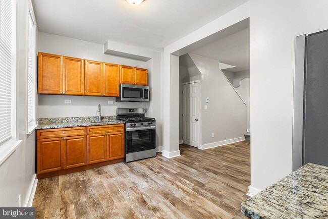 Building Photo - 544 N Allison St