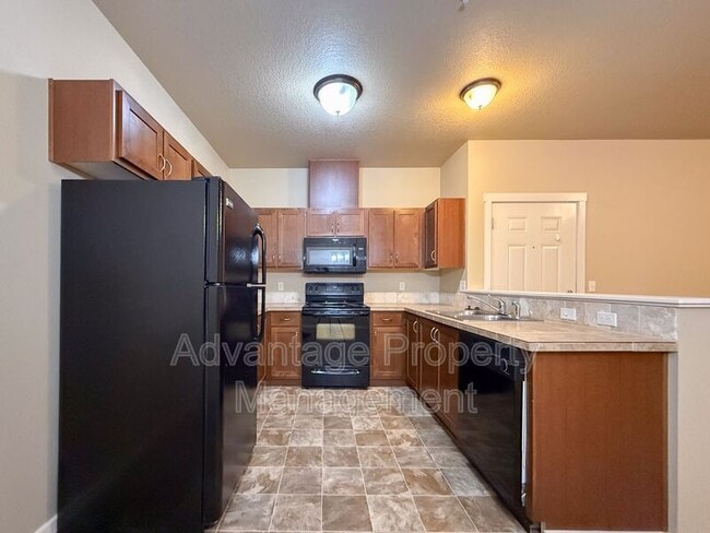 Building Photo - 519 Catron St N