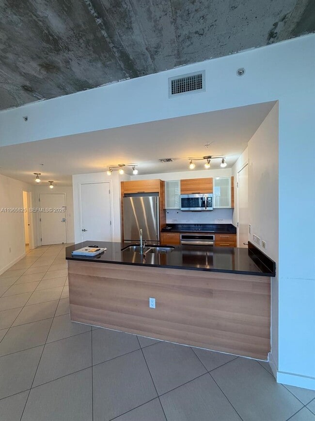 Building Photo - 3301 NE 1st Ave