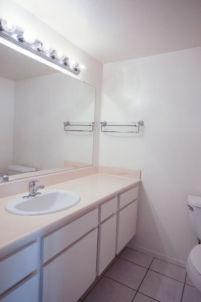 Building Photo - 7035 Lisa Ln