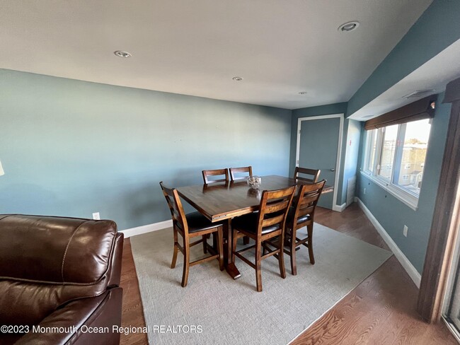 Building Photo - 525 Ocean Blvd