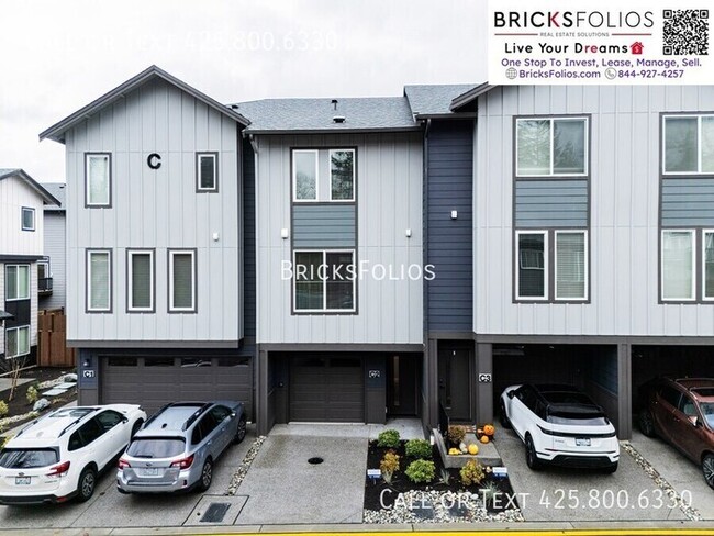 Primary Photo - Brand New Townhome For Rent at Cathcart Cr...