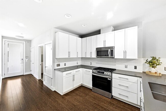 Building Photo - 2801 Dulce Ln