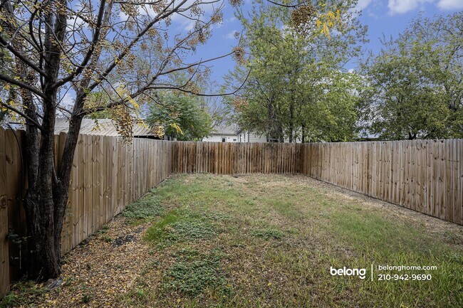 Building Photo - 321 Porter St