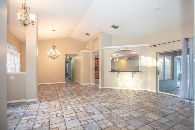 Building Photo - FOR RENT!!! STUNNING AND SPACIOUS 5 BEDROOM SINGLE FAMILY HOME...