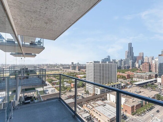 Building Photo - 1323 S Wabash Ave