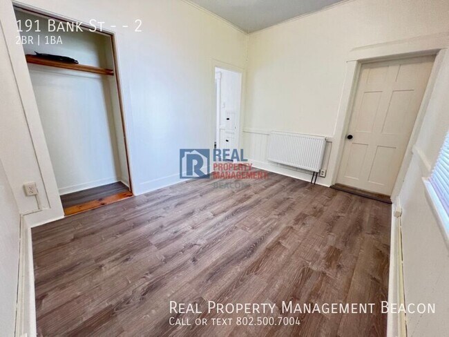 Building Photo - 191 Bank St