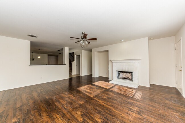 Building Photo - 2905 Frontier Ln