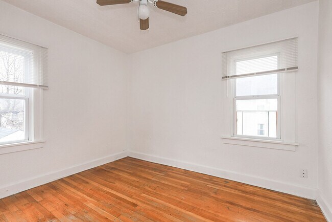 Building Photo - 3333 Desota Ave