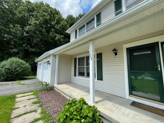 Building Photo - 220 Concord Hill Dr