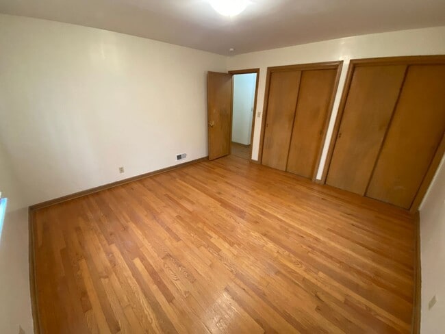 Building Photo - Charming Woods Park Home | 2 Bed | Fenced Yard | Garage | $1800/mo