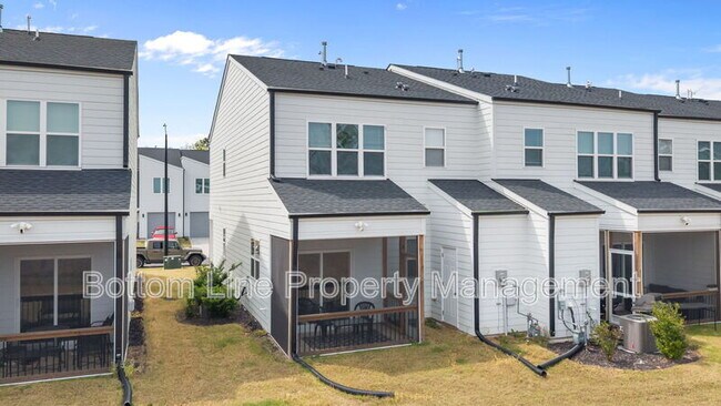 Building Photo - 2029 Titanium Rock Rd