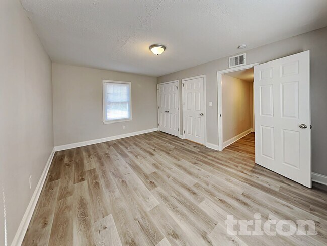 Building Photo - 2801 Attaberry Dr